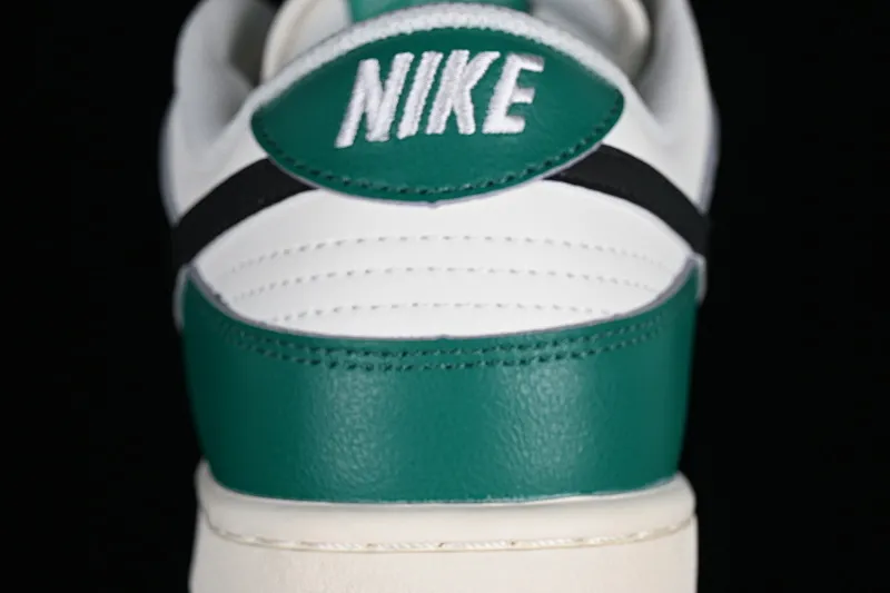 All Categories Nk SB Dunk Series Nk SB Dunk Low Low-top Sneakers Nk SB Dunk Low "Lottery" Heineken Color SB Smashed Backboard Fashion Casual Sneakers DR9654-100